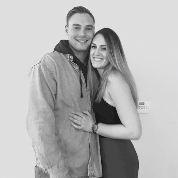 Meet your Posher, Sara - Picture 1 of 1